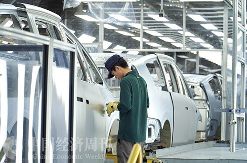 理想汽車“超級(jí)大腦” 驅(qū)動(dòng)智能工廠革命，引領(lǐng)小車銷售新未來(lái)